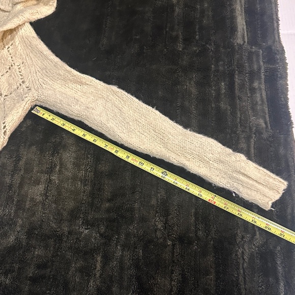 Free People Cozy Cream Hooded Sweater with inside clip 32% wool warm for winter - Picture 3 of 9